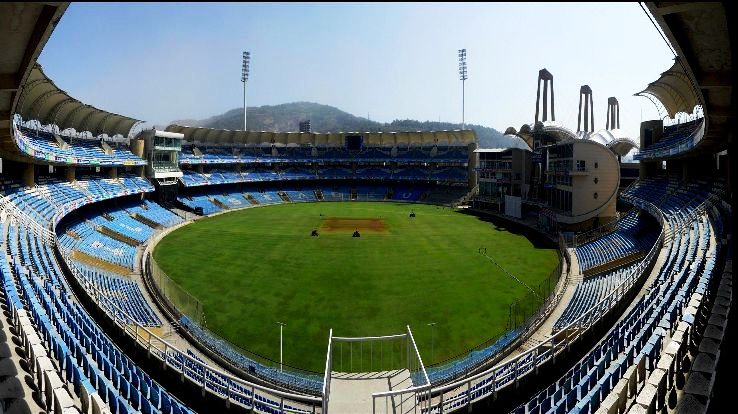 DY Patil Stadium : Capacity - 55,000